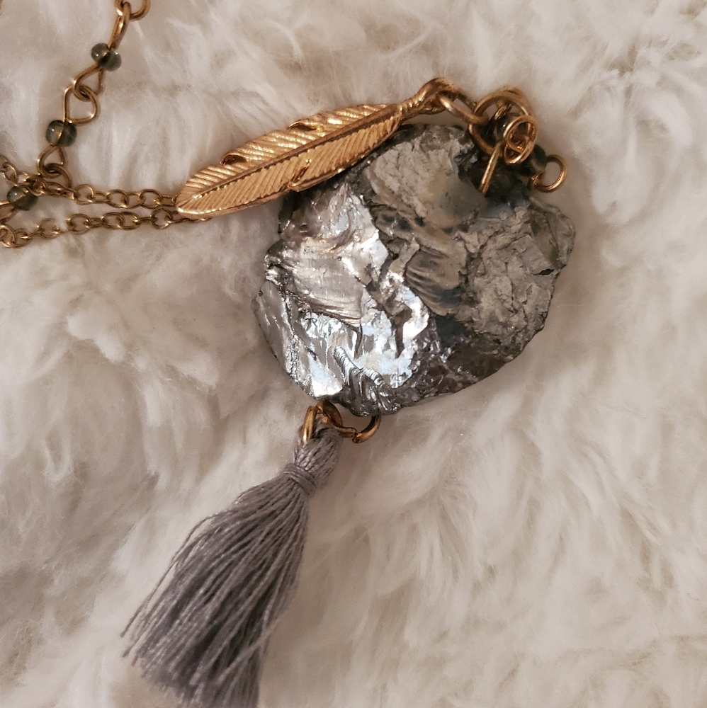 Fabulous necklace silver stone gold feather! NEW!